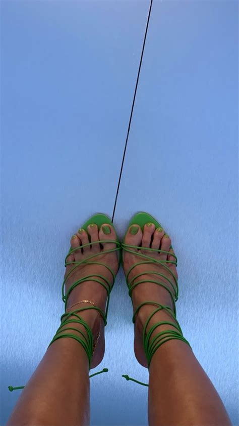 kendall jenner toes|kendall jenner ig.